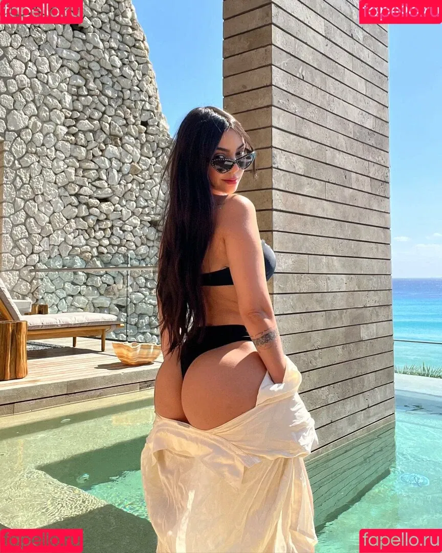 Nyvi Estephan Onlyfans Photo Gallery 