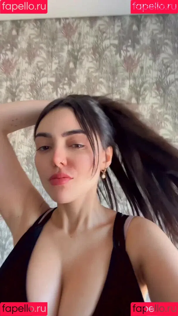 Nyvi Estephan Onlyfans Photo Gallery 