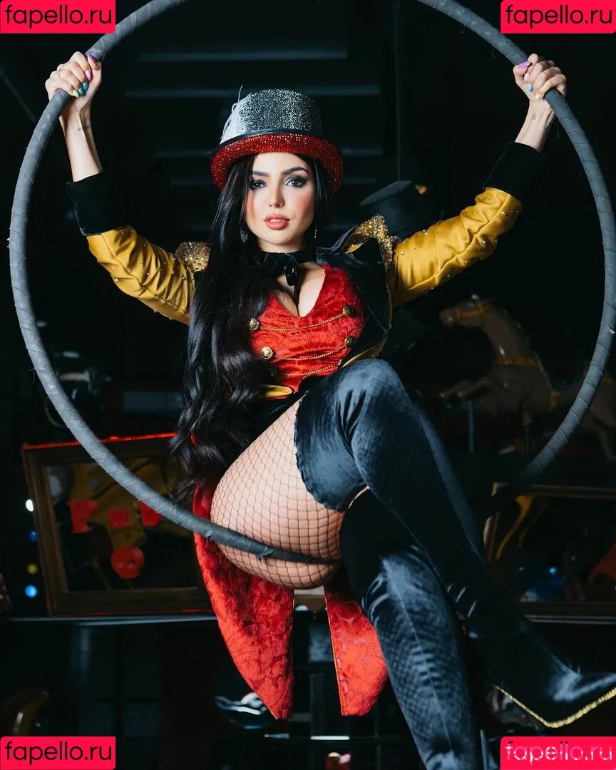 Nyvi Estephan Onlyfans Photo Gallery 