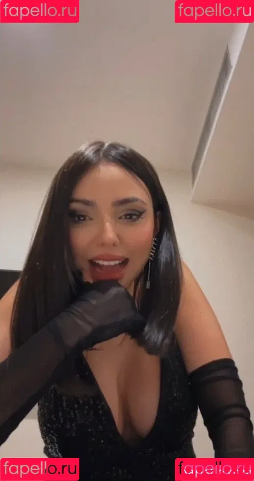 Nyvi Estephan Onlyfans Photo Gallery 
