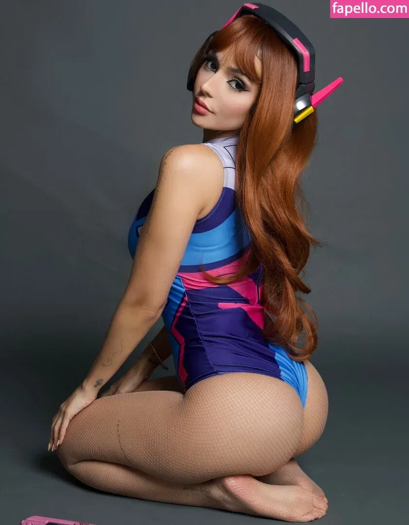 Nyvi Estephan Onlyfans Photo Gallery 