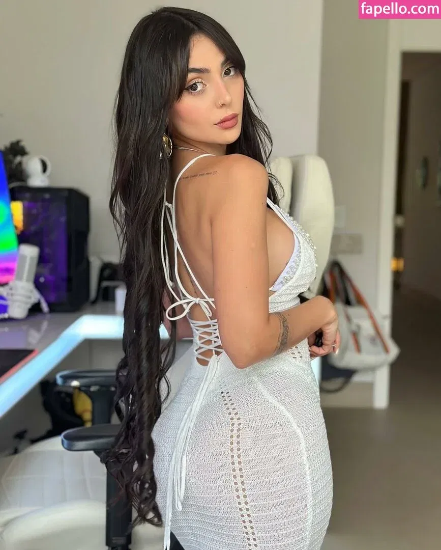 Nyvi Estephan Onlyfans Photo Gallery 