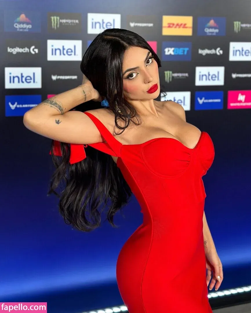 Nyvi Estephan Onlyfans Photo Gallery 