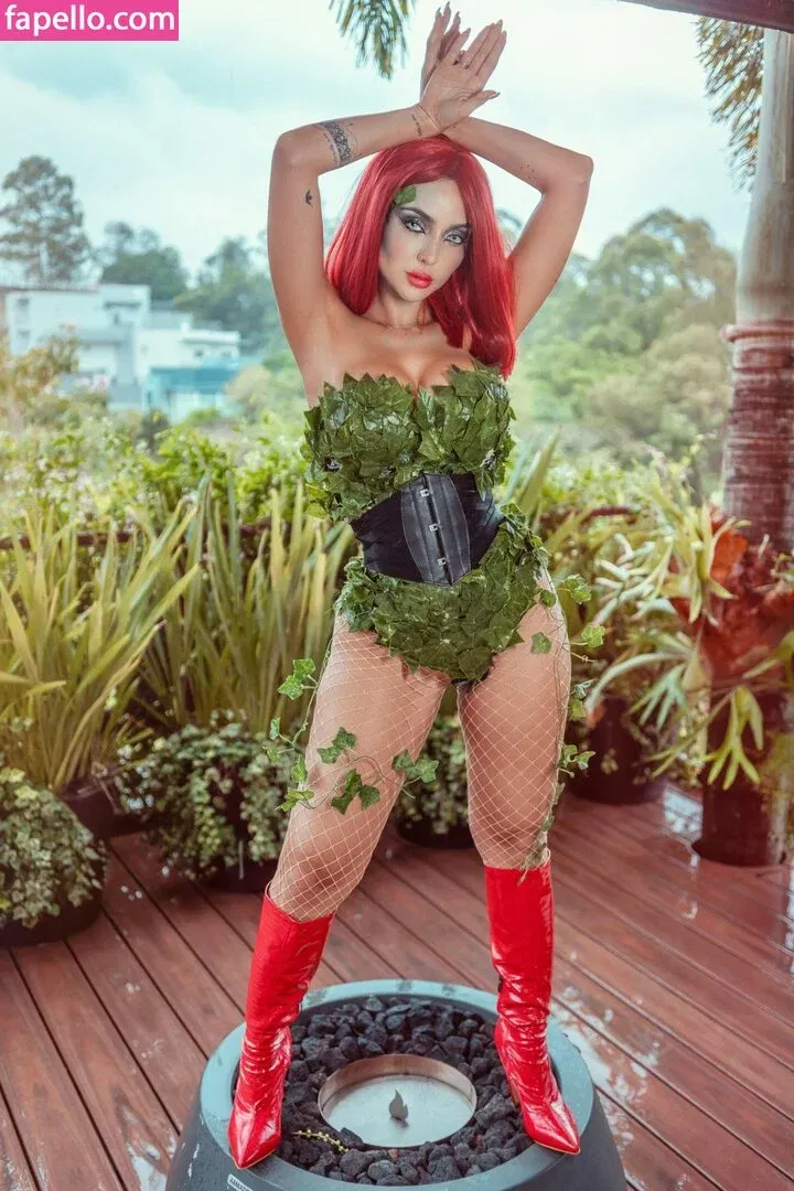 Nyvi Estephan Onlyfans Photo Gallery 