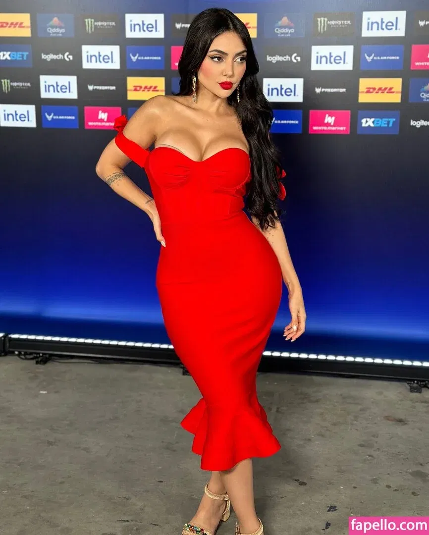 Nyvi Estephan Onlyfans Photo Gallery 