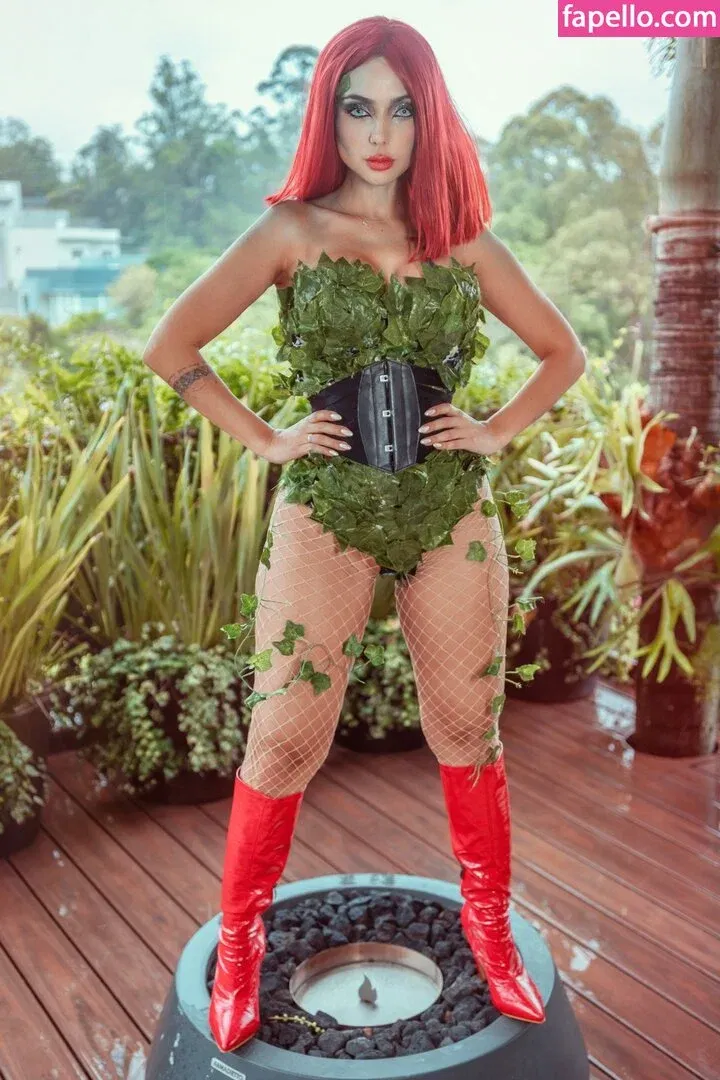 Nyvi Estephan Onlyfans Photo Gallery 