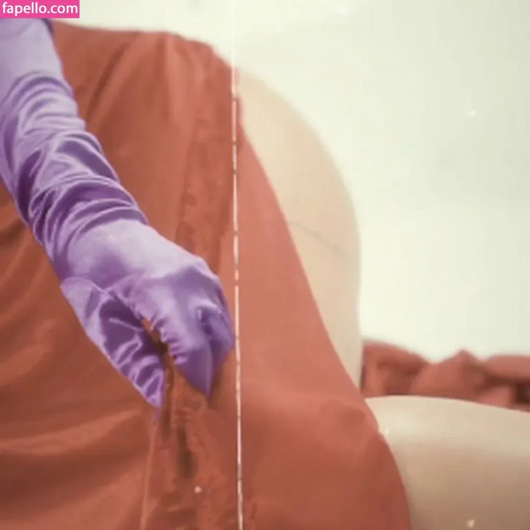 Nyvi Estephan Onlyfans Photo Gallery 