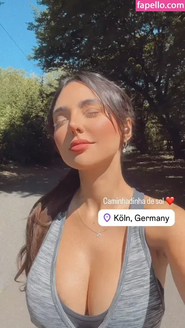 Nyvi Estephan Onlyfans Photo Gallery 