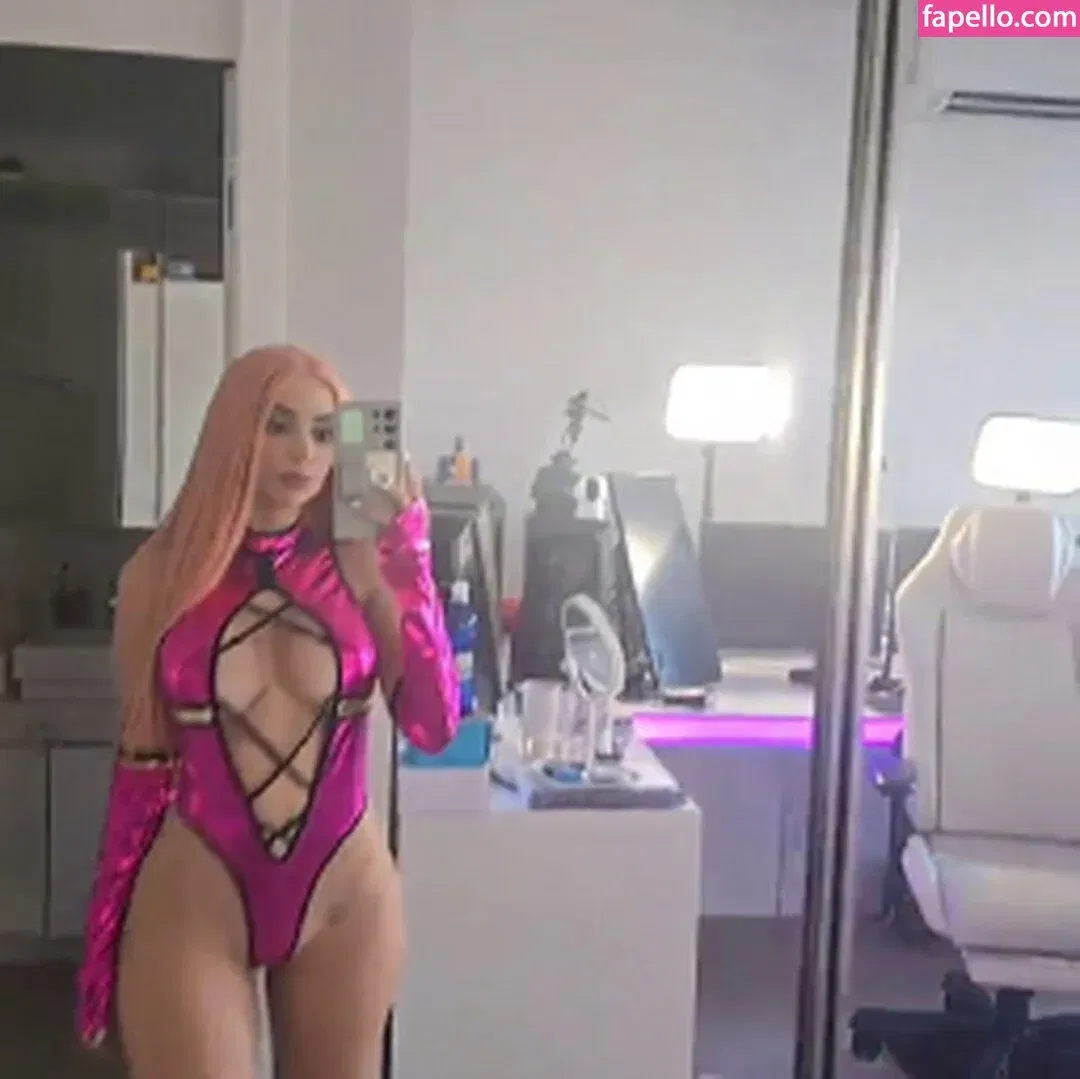 Nyvi Estephan Onlyfans Photo Gallery 