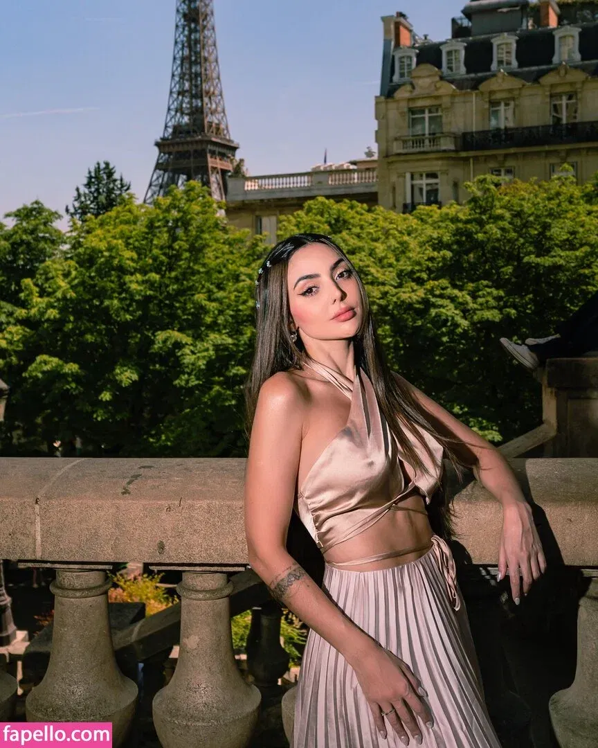 Nyvi Estephan Onlyfans Photo Gallery 