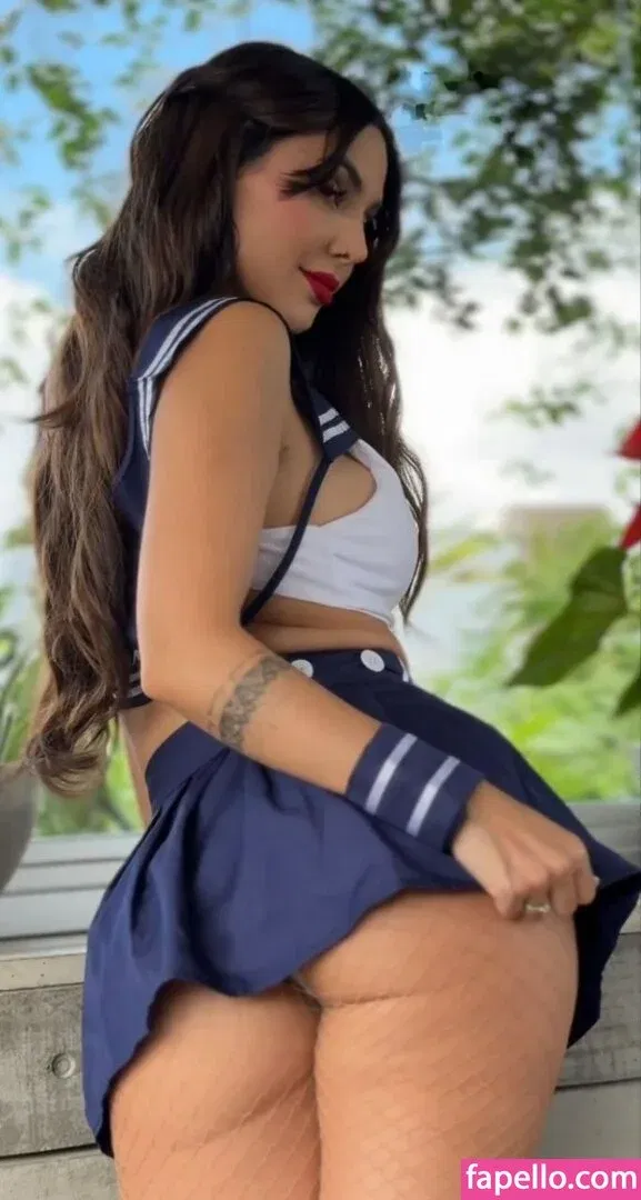 Nyvi Estephan Onlyfans Photo Gallery 