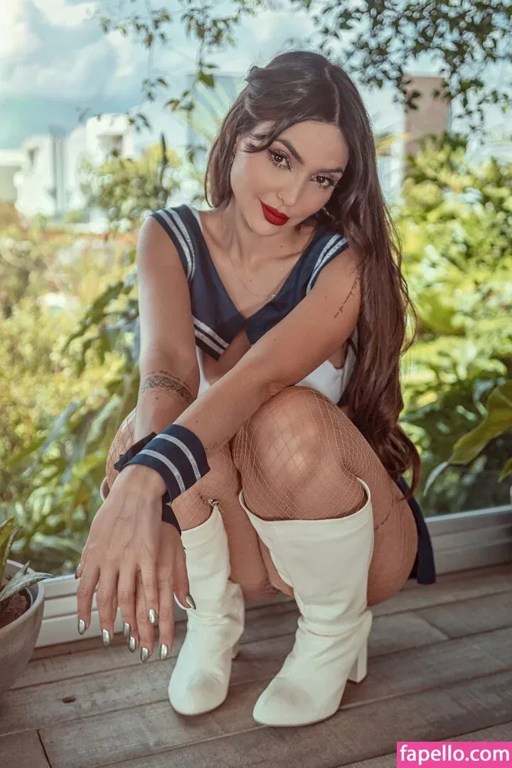 Nyvi Estephan Onlyfans Photo Gallery 