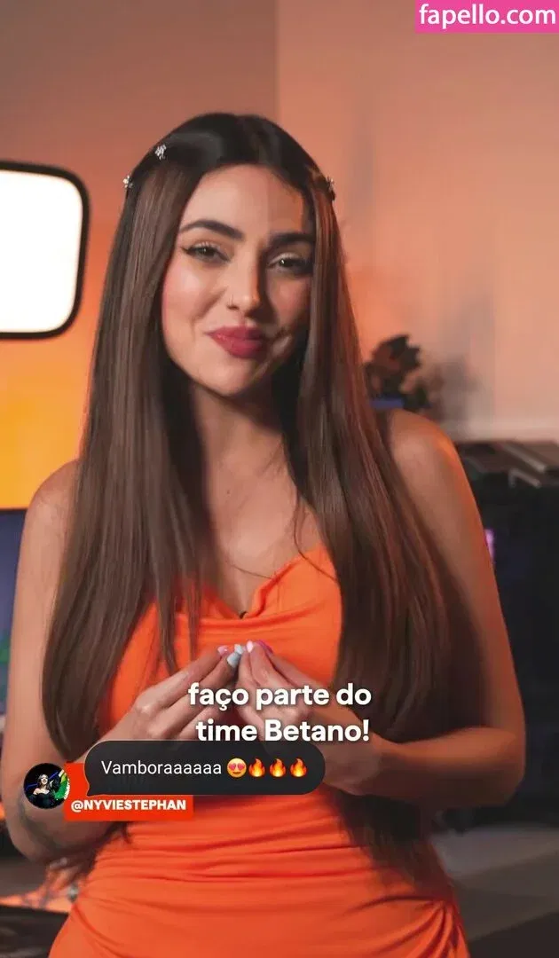Nyvi Estephan Onlyfans Photo Gallery 