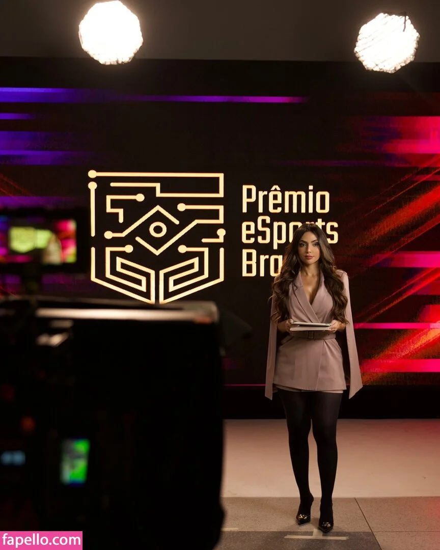 Nyvi Estephan Onlyfans Photo Gallery 