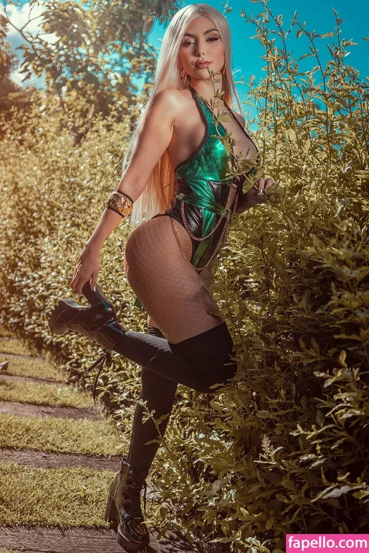 Nyvi Estephan Onlyfans Photo Gallery 