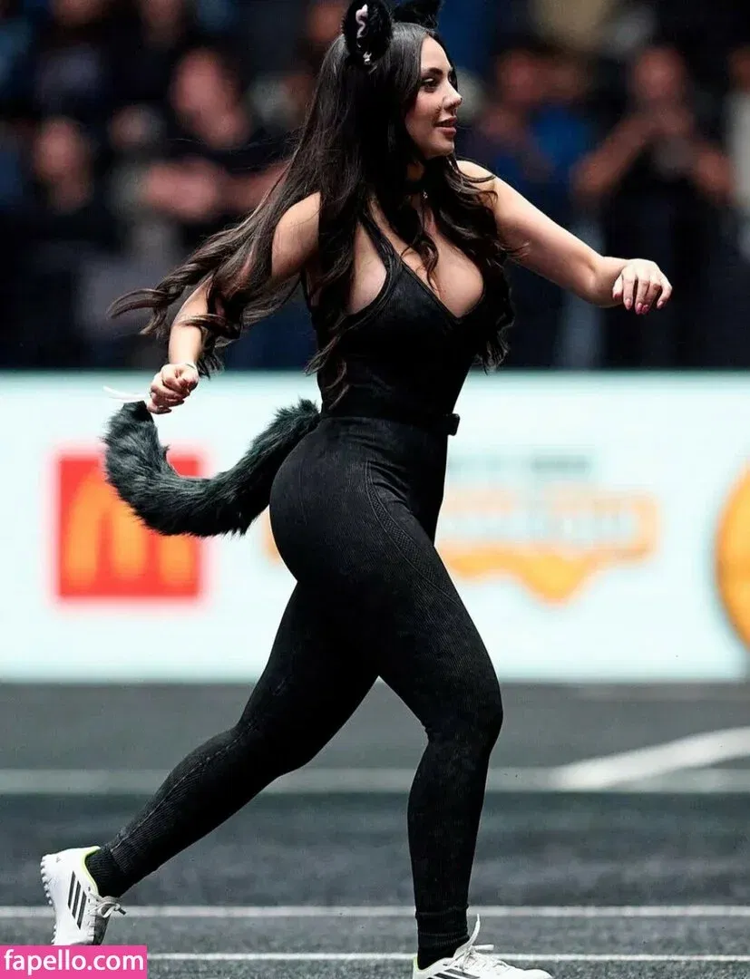 Nyvi Estephan Onlyfans Photo Gallery 