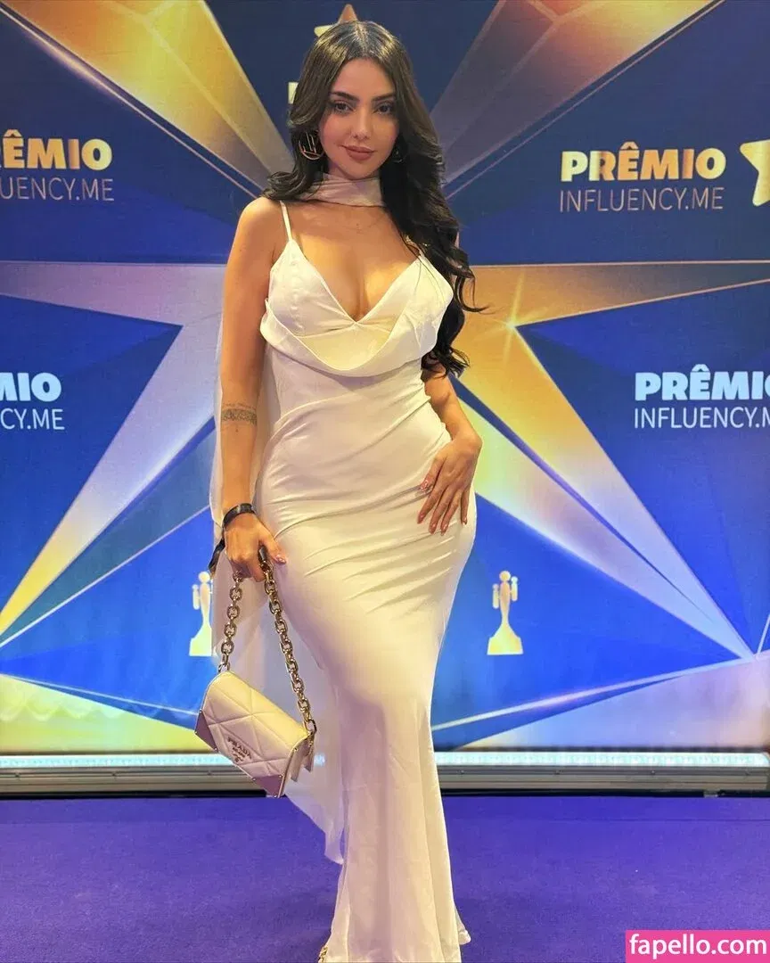 Nyvi Estephan Onlyfans Photo Gallery 