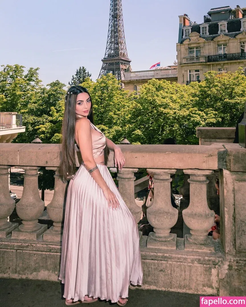 Nyvi Estephan Onlyfans Photo Gallery 