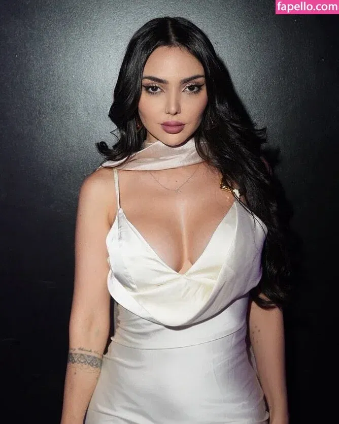 Nyvi Estephan Onlyfans Photo Gallery 