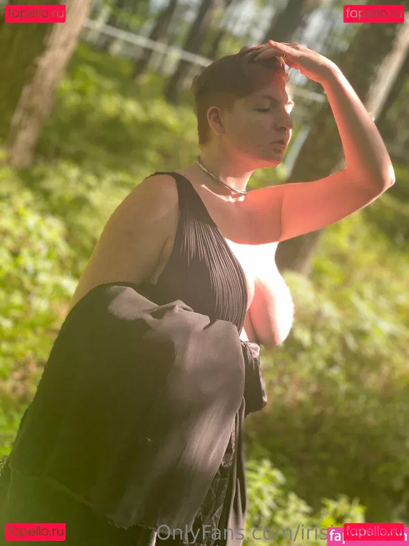 irisjaxx665 Onlyfans Photo Gallery 