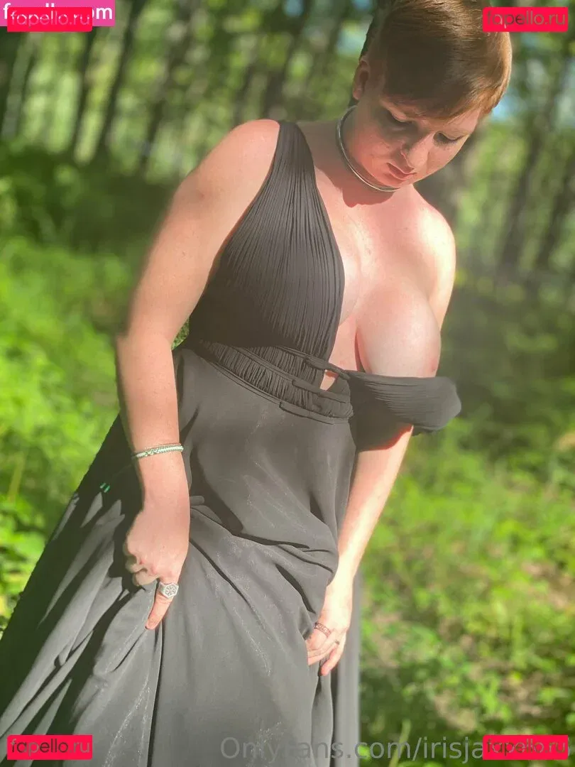 irisjaxx665 Onlyfans Photo Gallery 