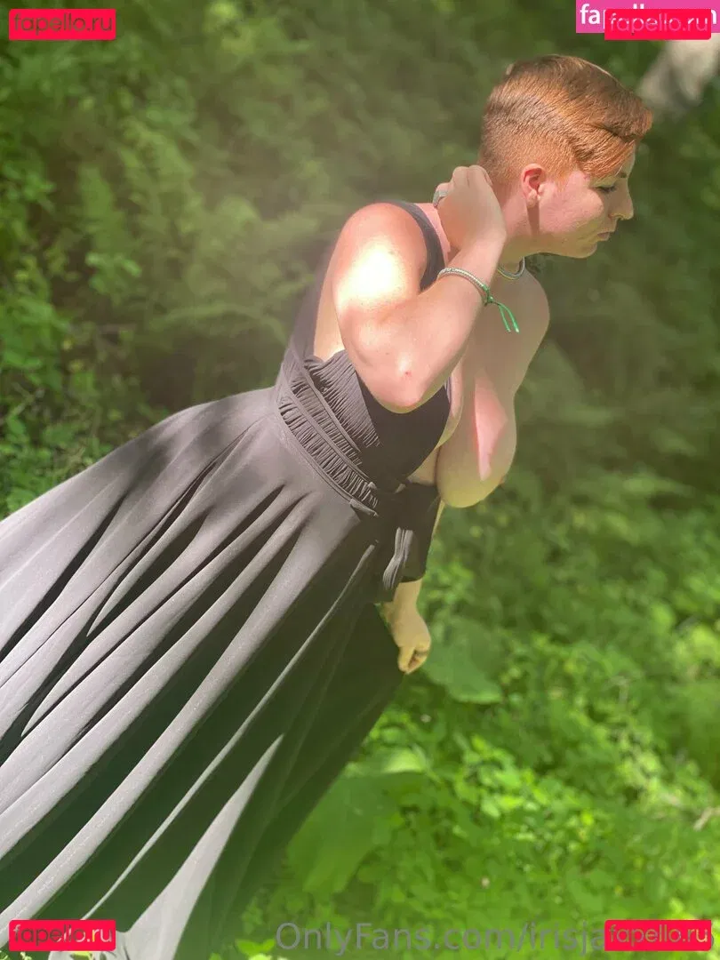 irisjaxx665 Onlyfans Photo Gallery 