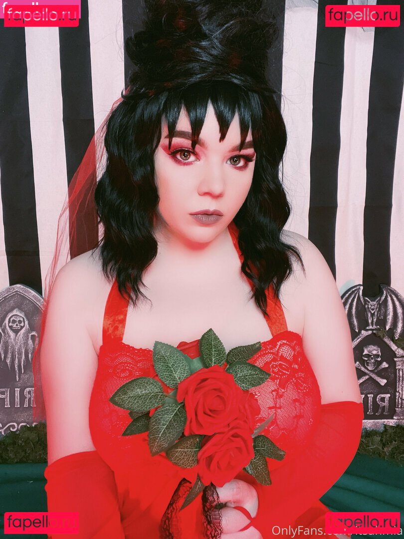 itsahmia Nude Onlyfans Photo 11