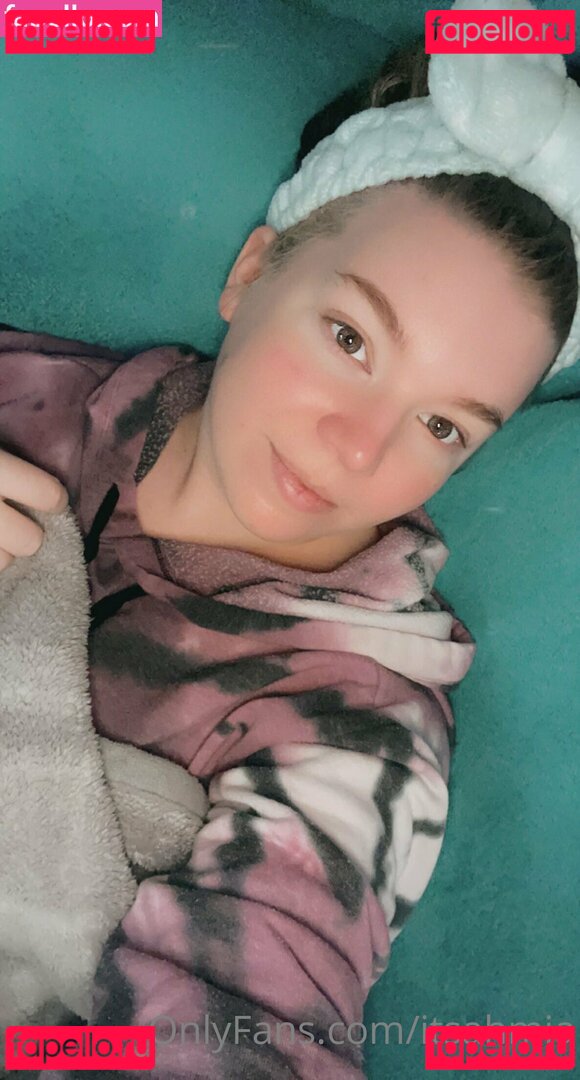 itsahmia Nude Onlyfans Photo 7