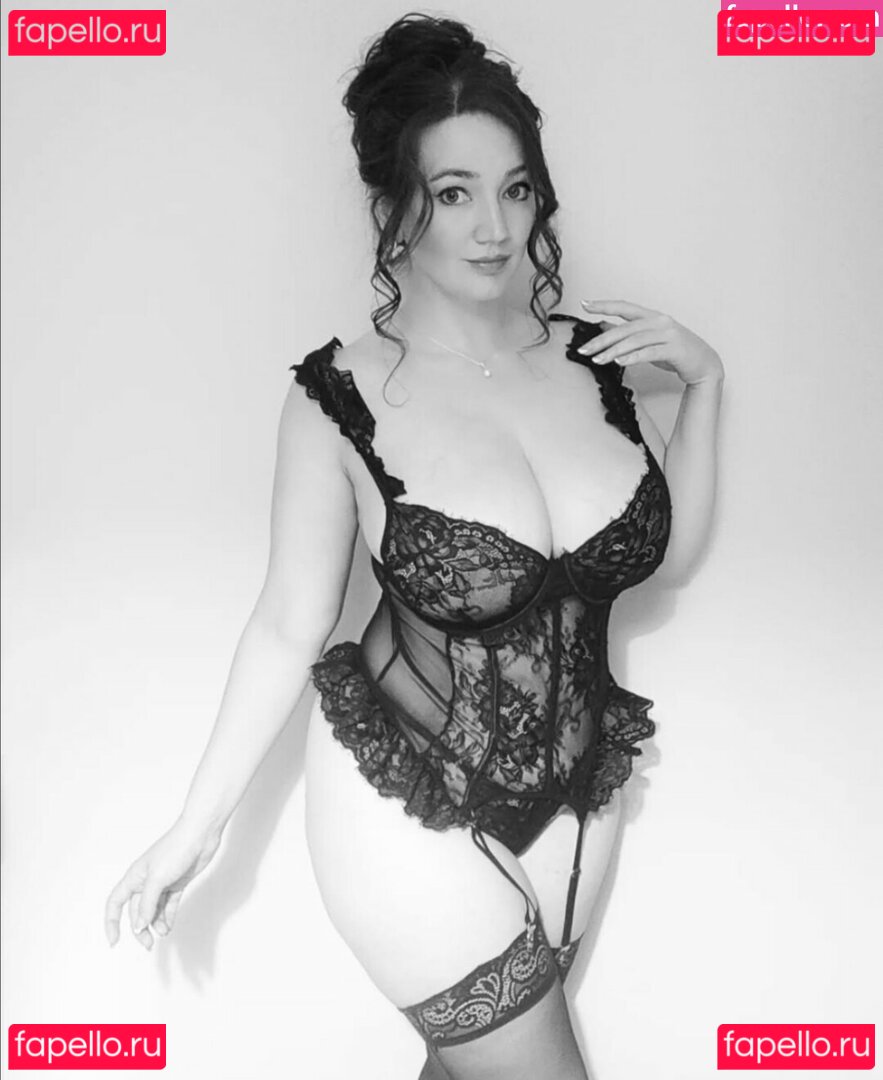 MissVintageDresses Nude Onlyfans Photo 16
