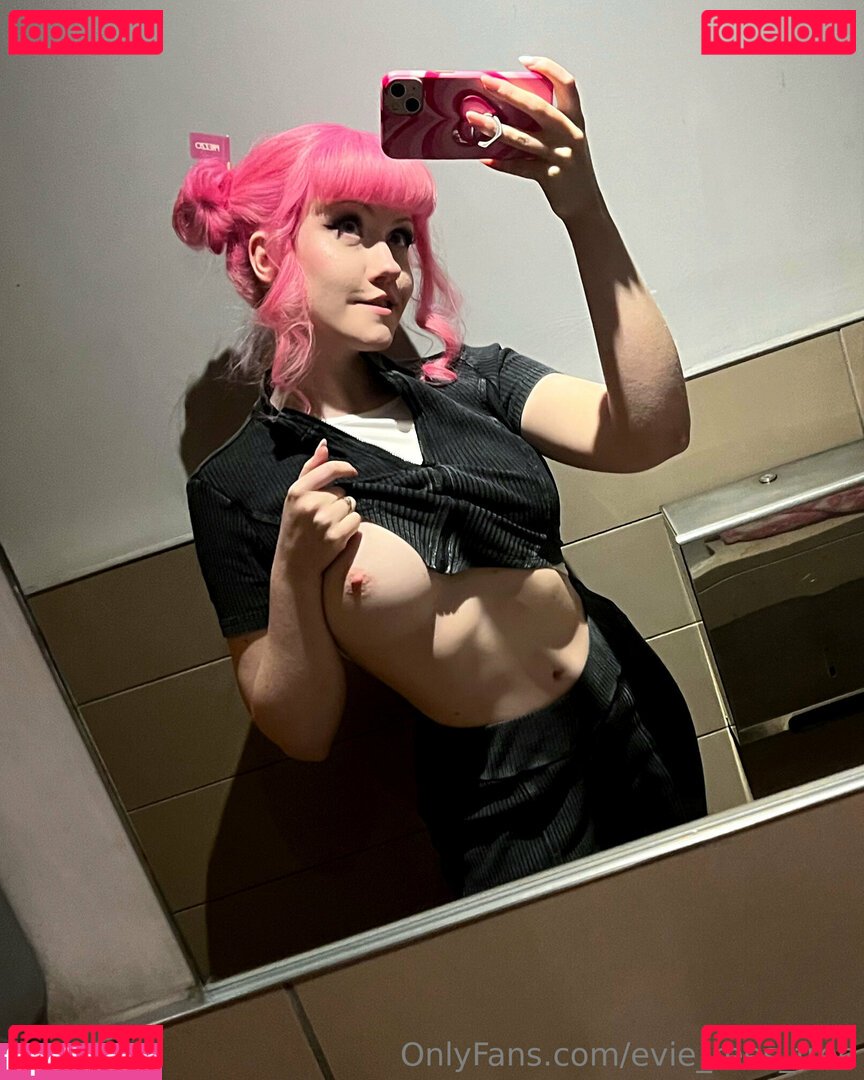 evie_rees_free Nude Onlyfans Photo 27