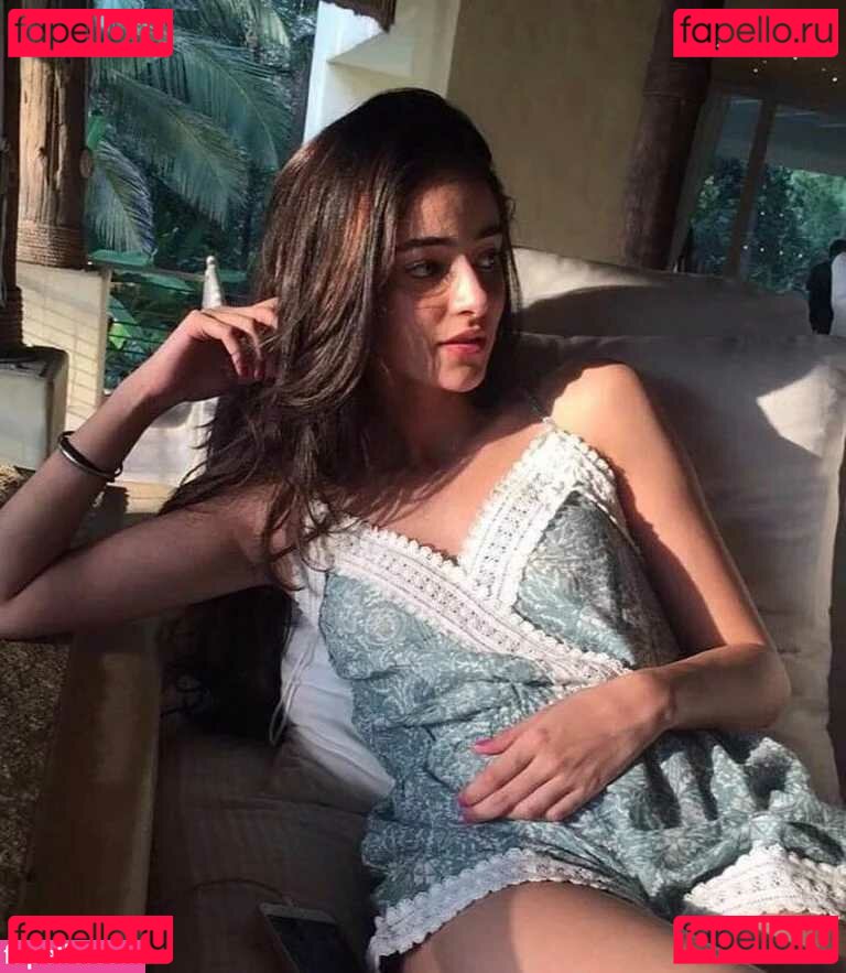 Ananya Panday Nude Onlyfans Photo 40