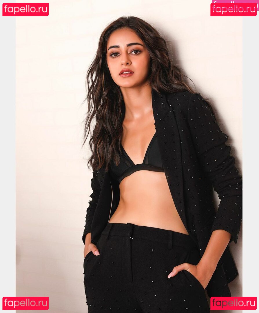 Ananya Panday Nude Onlyfans Photo 33