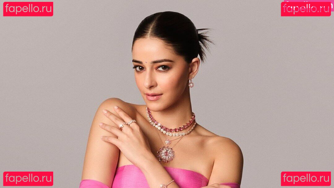Ananya Panday Nude Onlyfans Photo 23