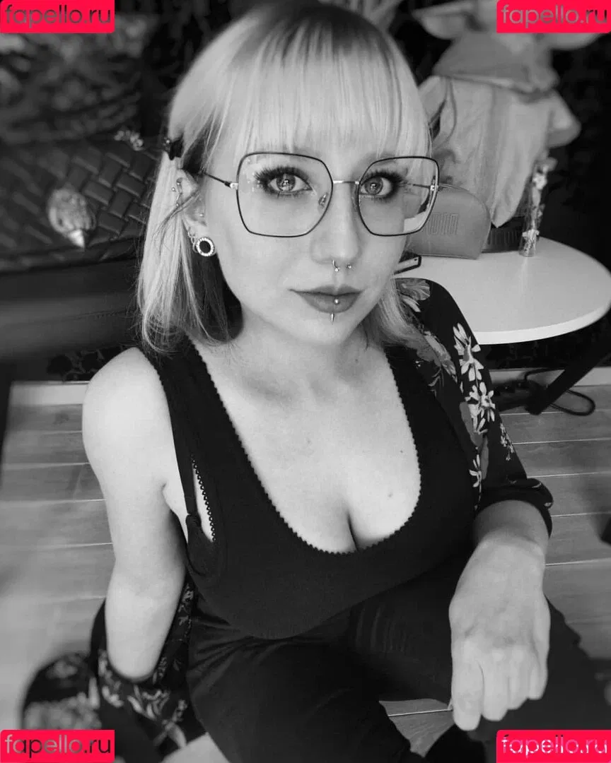 Methvespertine Onlyfans Photo Gallery 