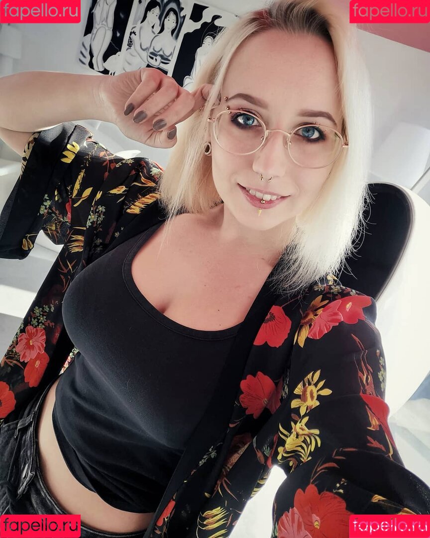 Methvespertine Onlyfans Photo Gallery 