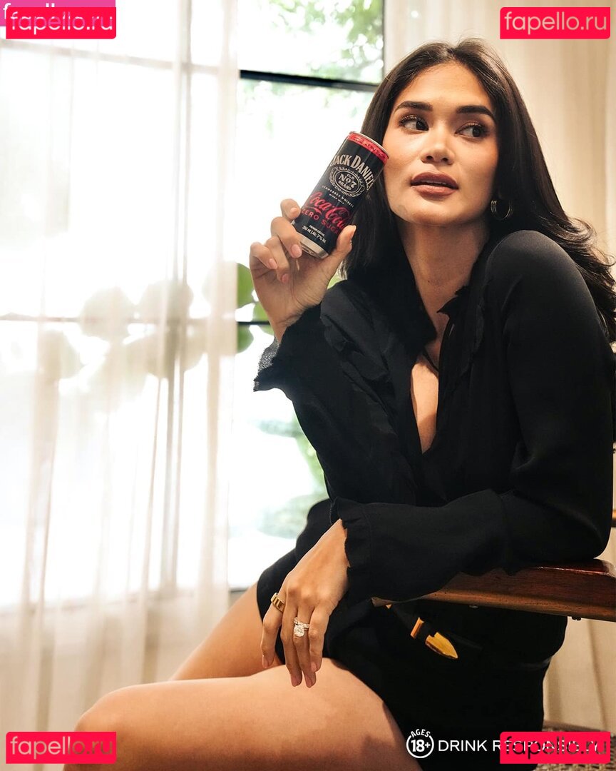 Pia Wurtzbach Nude Onlyfans Photo 28