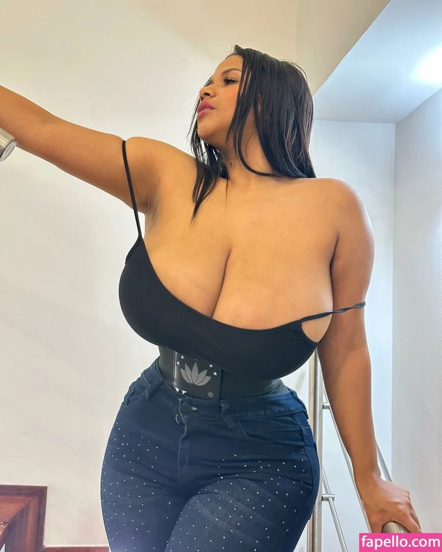 Isa Gomez Onlyfans Photo Gallery 