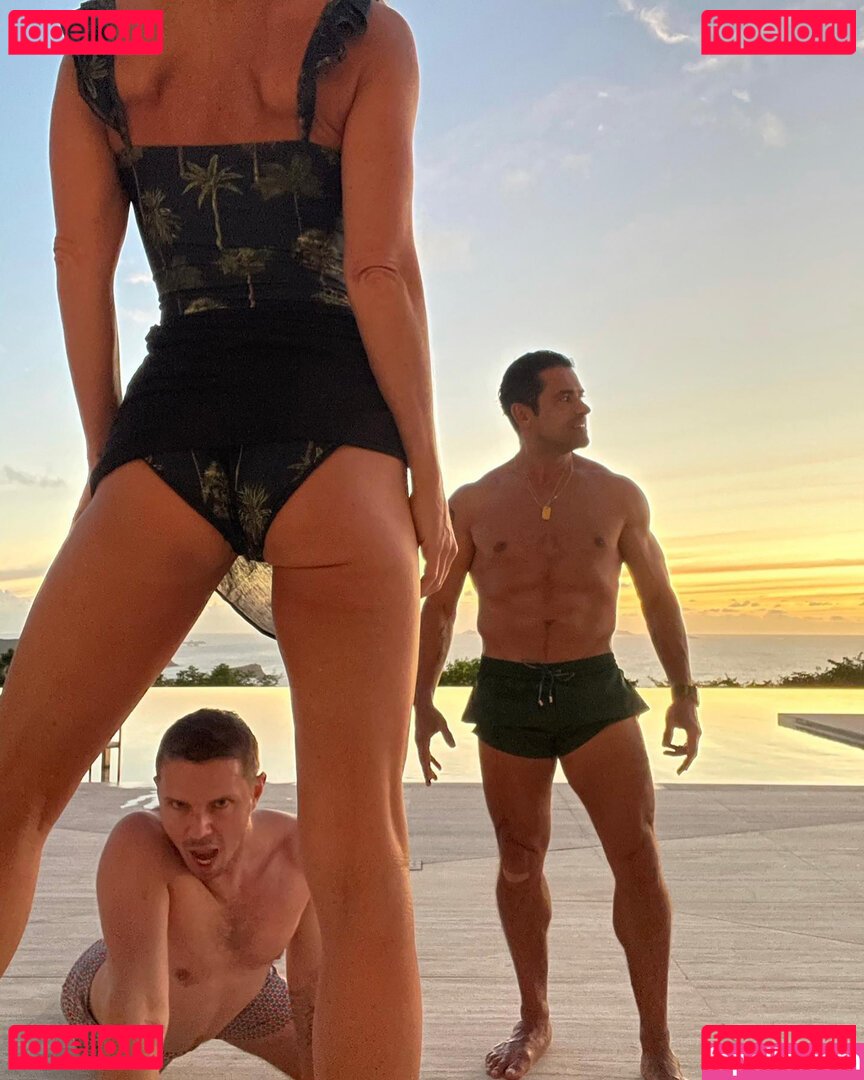 Kelly Ripa Nude Onlyfans Photo 30