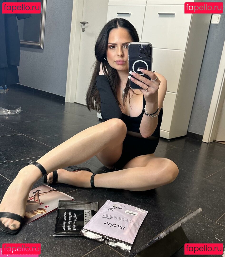 Luxe Bella Donna Nude Onlyfans Photo 19