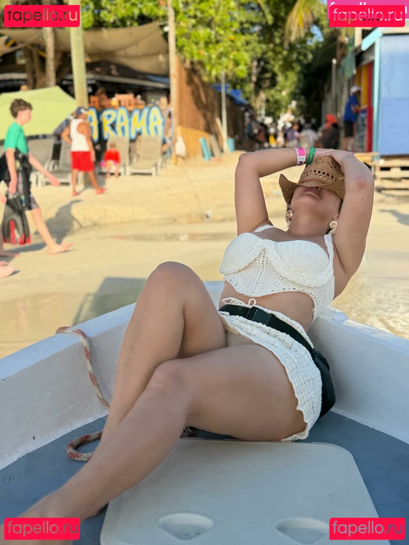 Milagro Flores Nude Onlyfans Photo 38
