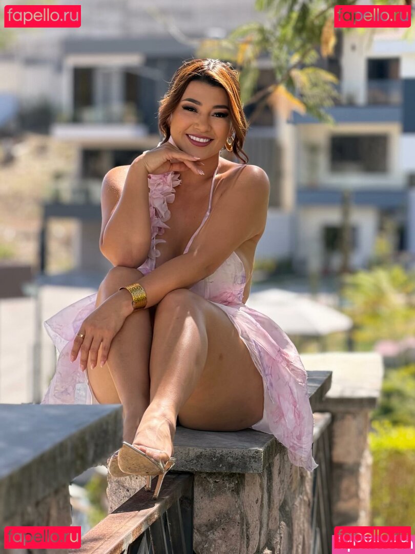 Milagro Flores Nude Onlyfans Photo 32