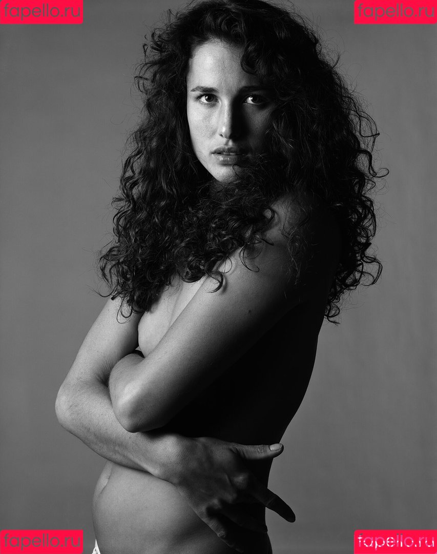 Andie MacDowell Onlyfans Photo Gallery 