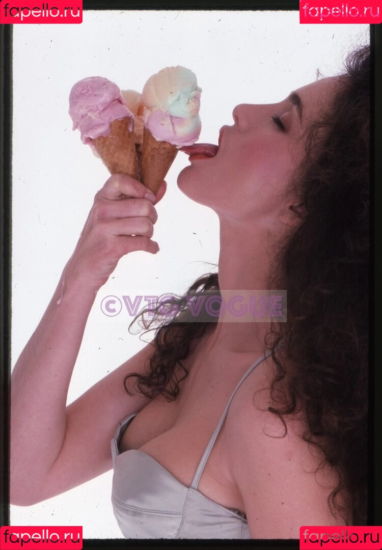 Andie MacDowell Onlyfans Photo Gallery 