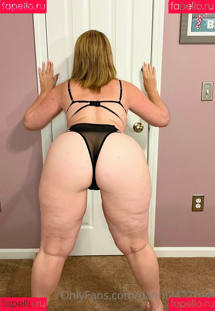 danni2427free Onlyfans Photo Gallery 