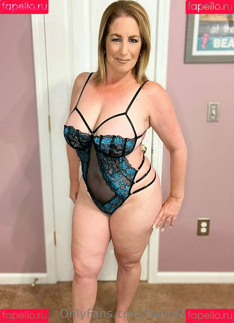 danni2427free Onlyfans Photo Gallery 