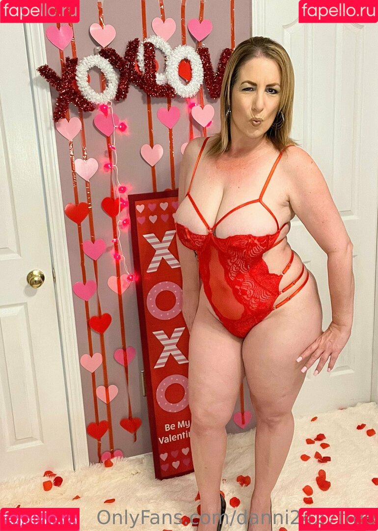danni2427free Onlyfans Photo Gallery 
