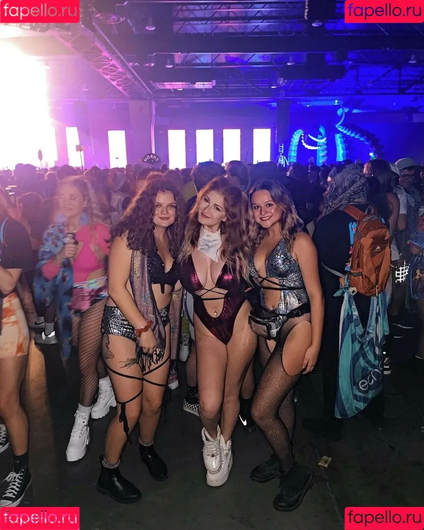 notemilyb Onlyfans Photo Gallery 