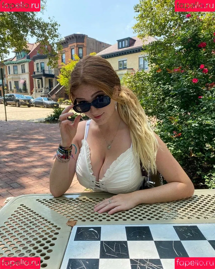 notemilyb Onlyfans Photo Gallery 