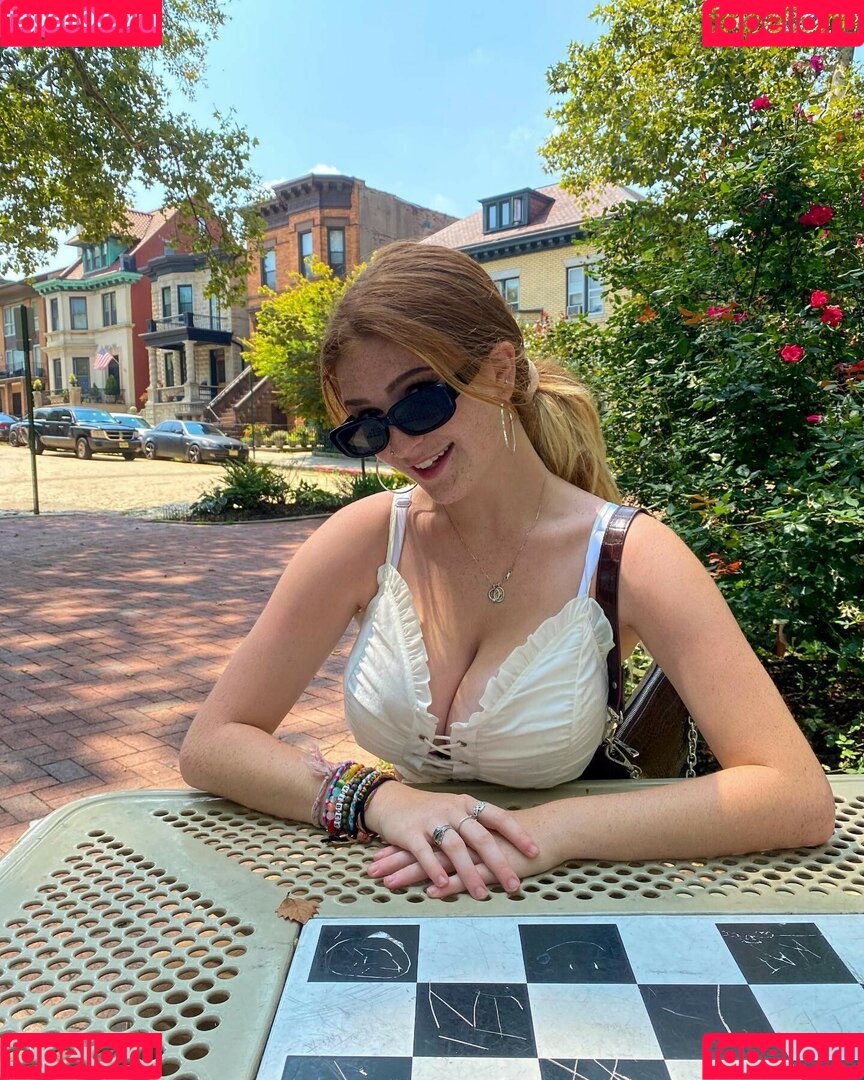 notemilyb Onlyfans Photo Gallery 