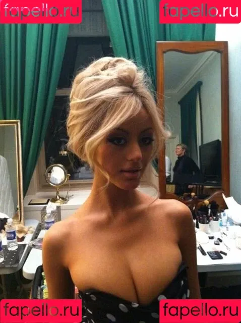 Zahia Dehar Onlyfans Photo Gallery 
